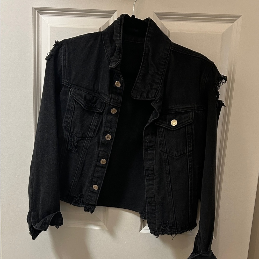 🎁Black Distressed Denim Jacket